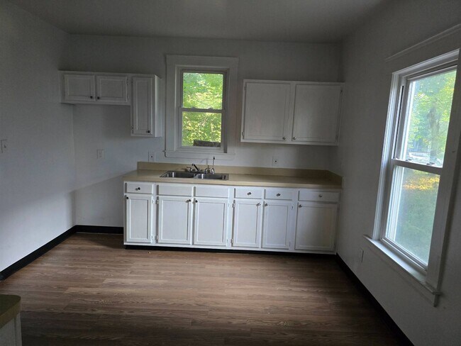Building Photo - 8323 Medina Ave