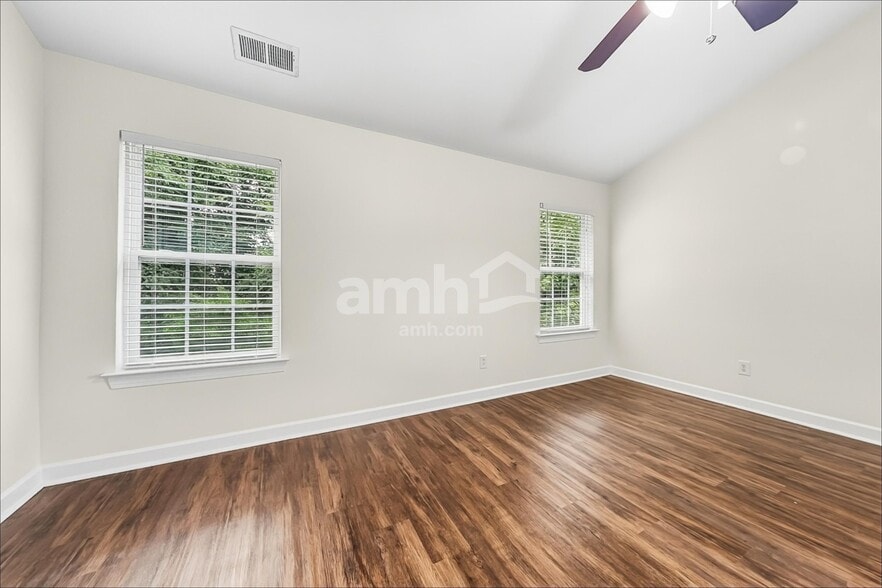 Building Photo - 2881 Island Point Dr NW