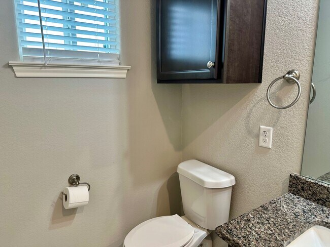 Building Photo - 1512 Dansby St