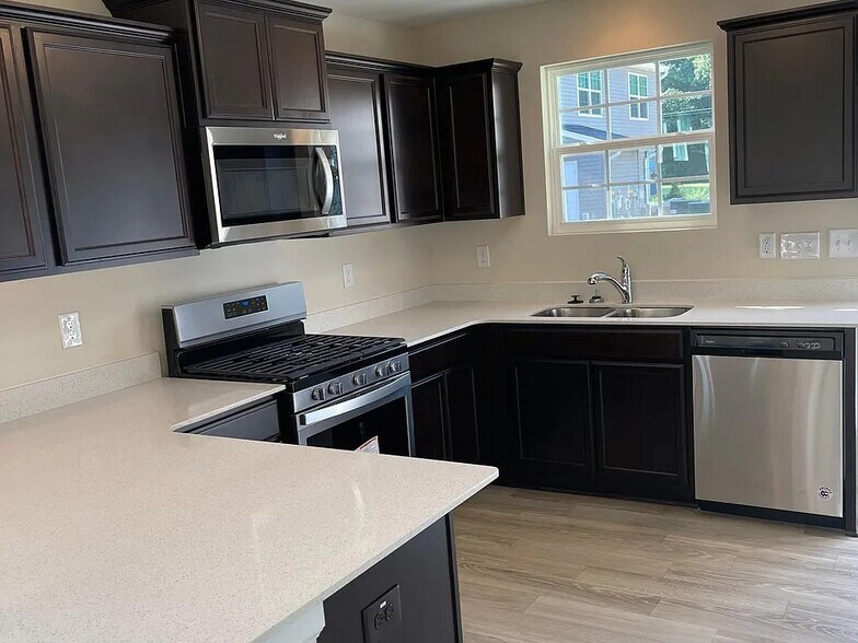 Building Photo - 3874 Copperfield Ct