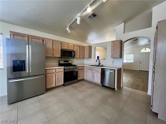 Building Photo - 7100 Village Shore Ct