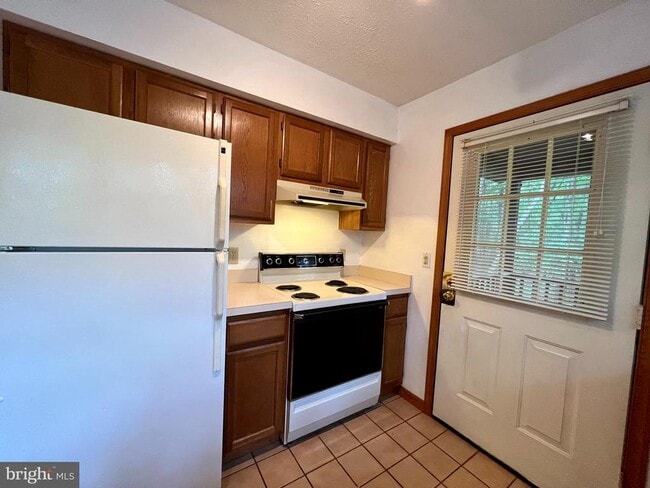 Building Photo - 148 Fieldstone Ln