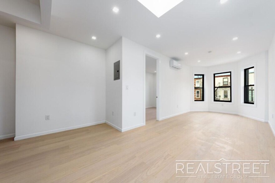 Building Photo - Spacious 2-Bedroom, 2-Bath Apartment in Bed-Stuy with Modern Amenities