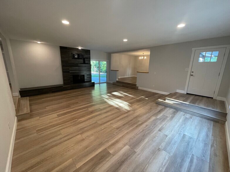 Building Photo - 117 E Shiloh Rd