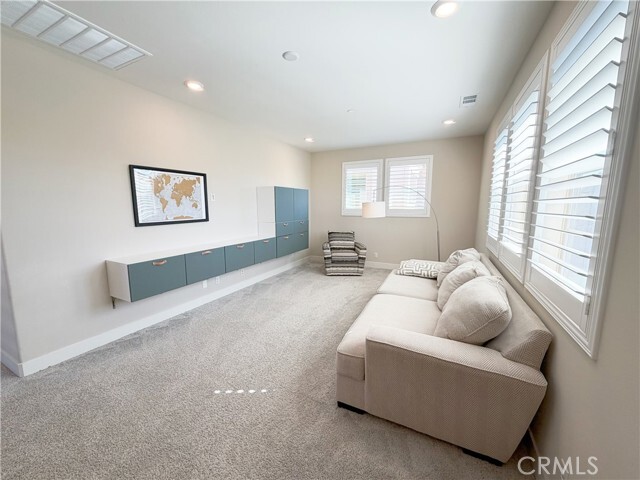 Building Photo - 64 Turnstone