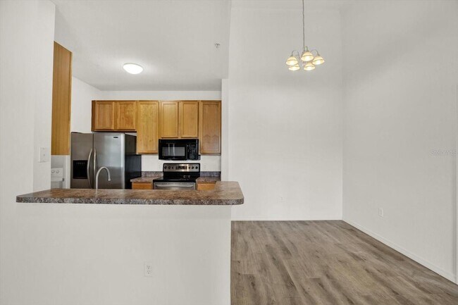 Building Photo - 10201 Courtney Palms Blvd