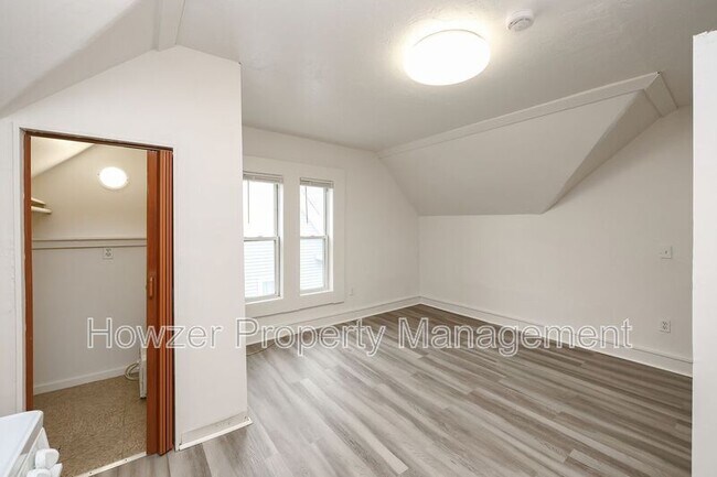 Building Photo - 109 Green St