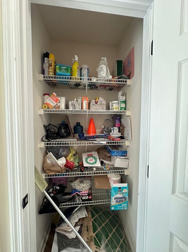 Building Photo - 101 Spain Dr