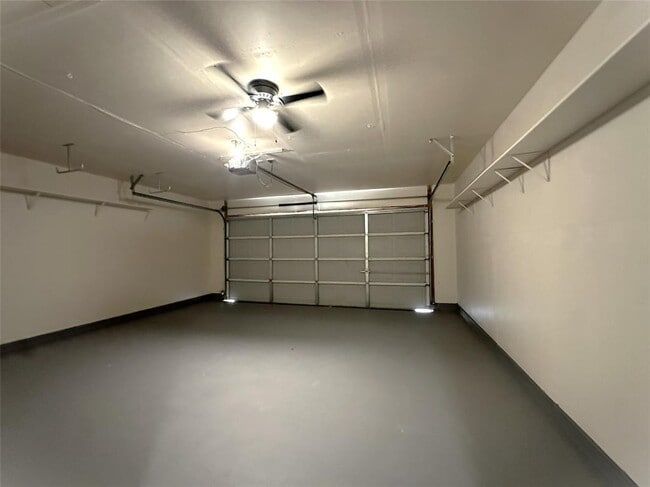Building Photo - 610 Riverway Ln