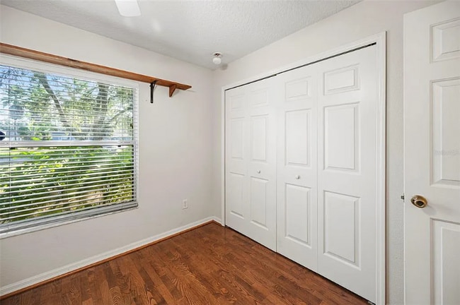 Building Photo - 122 Lindsay Dr