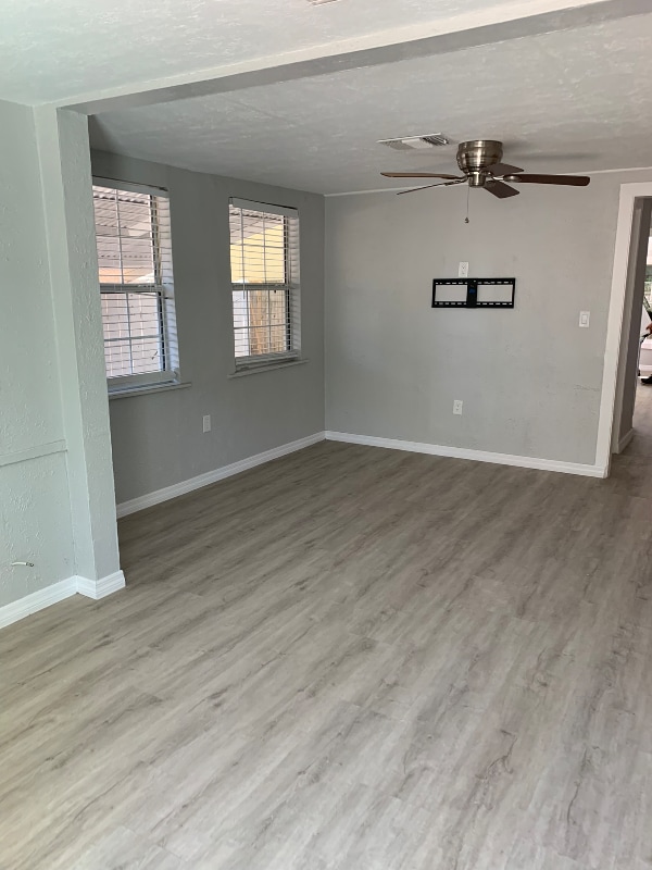 Building Photo - 1116 17th St W