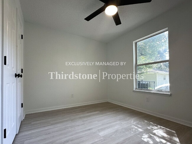 Building Photo - 1732 W 44th St