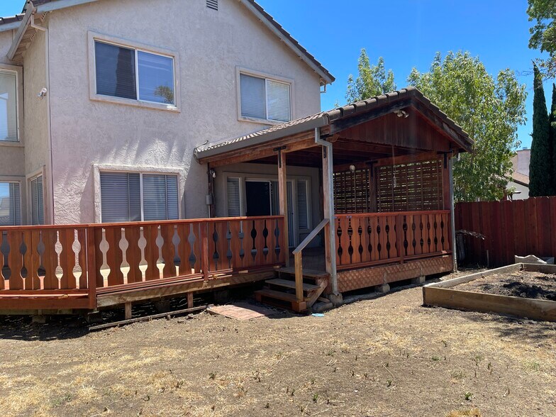 Building Photo - 423 Kinsmill Ct