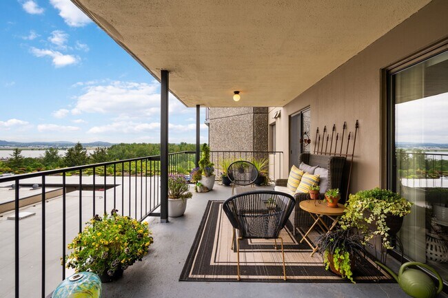 Building Photo - 5535 E Evergreen Blvd