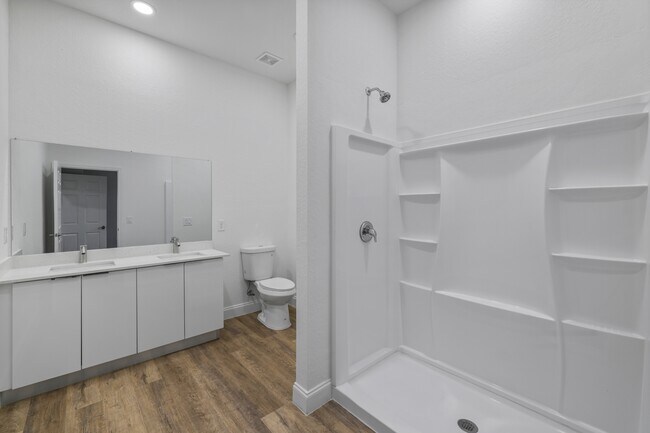 Building Photo - 623 Franklin