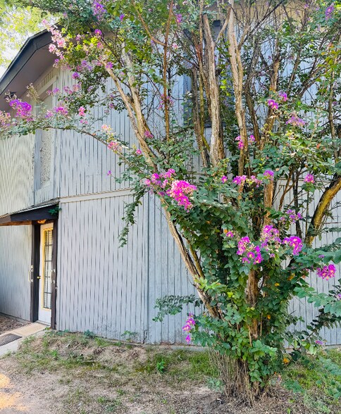 Primary Photo - 132 Lindsey Rd