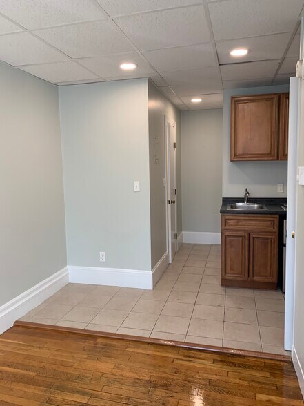*Pictures are representative samples of the advertised unit. In some cases, the actual units you tou - 510 Beacon St