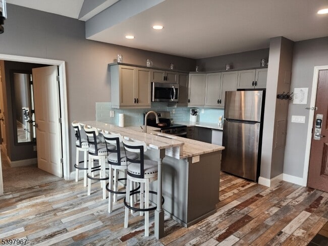 Building Photo - 200 NJ-94