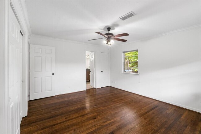 Building Photo - 5018 Willowbend Blvd