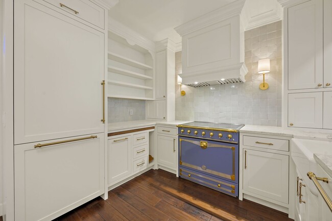 Building Photo - Beautiful, one-of-a-kind Park Avenue COndo