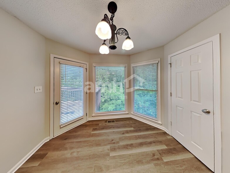 Building Photo - 321 Winchester Way