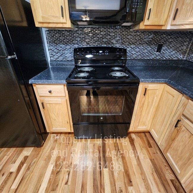 Building Photo - One story home, Elizabethton, 4 Bedrooms