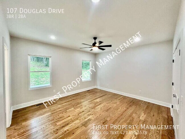 Building Photo - 107 Douglas Dr