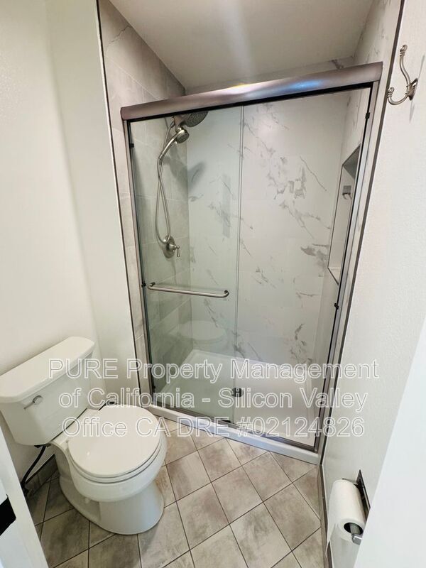 Building Photo - 2290 Sun Glory Ln