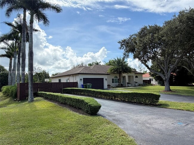 Building Photo - 5600 SW 199th Ave
