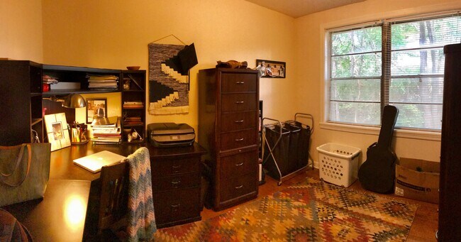 Building Photo - 1647 Valley Ave