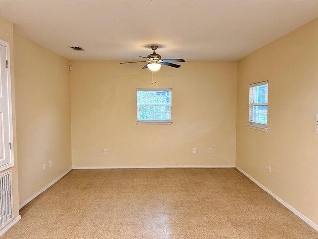 Building Photo - 5640 Mounthill Ct