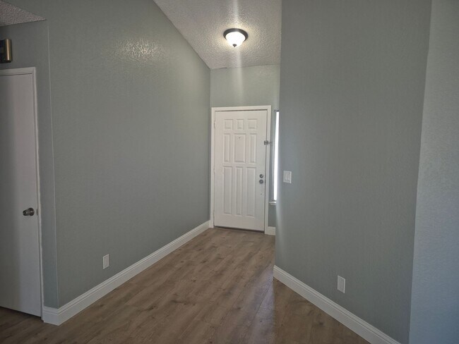 Building Photo - 1157 Socorro Way