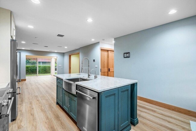 Building Photo - 289 Cape Cod Cir