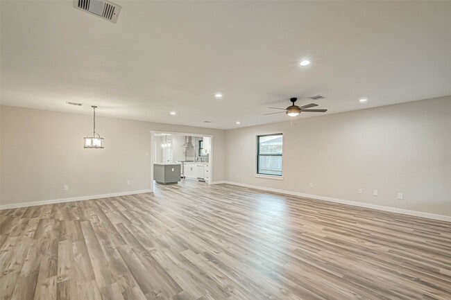 Building Photo - 2111 Nina Lee Ln