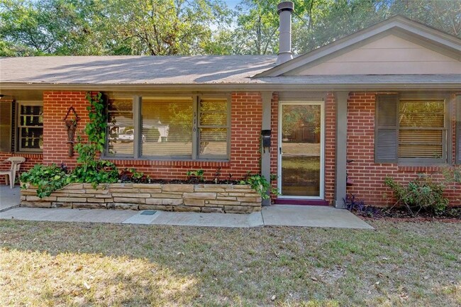 Primary Photo - Wonderful 3/1 brick home in Montgomery