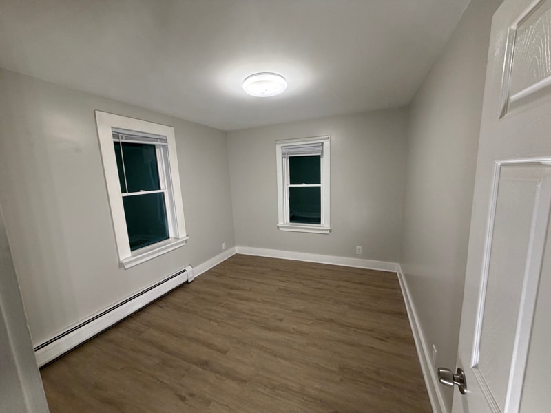 Building Photo - 100 1/2 Main St