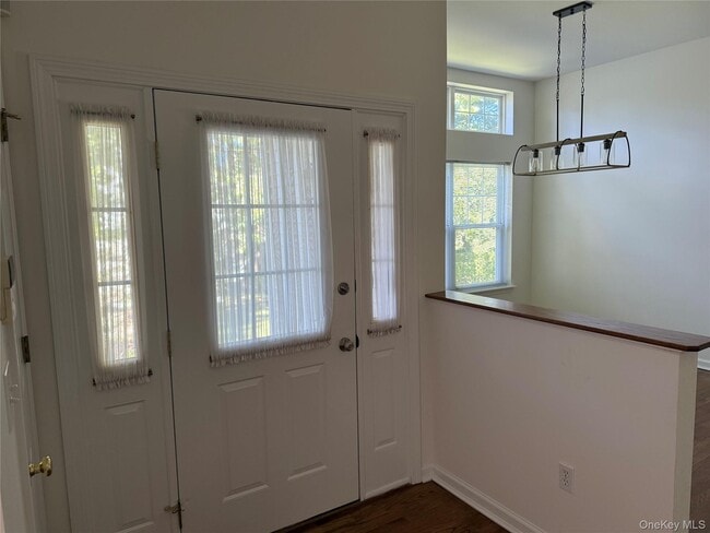 Building Photo - 33 Osborne Glen