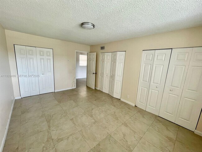 Building Photo - 2519 Pierce St