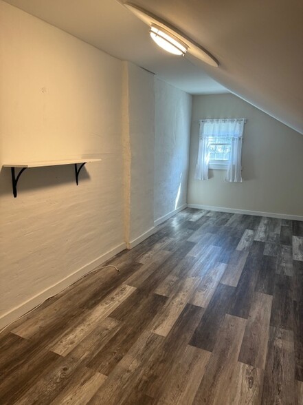 2nd Floor Rear Bedroom - 9 S Brandywine St
