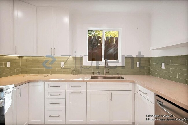 Building Photo - 2122 N Beverly Glen Blvd