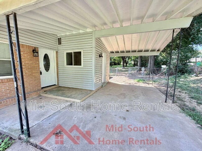 Building Photo - 1775 Colonial Hills Dr
