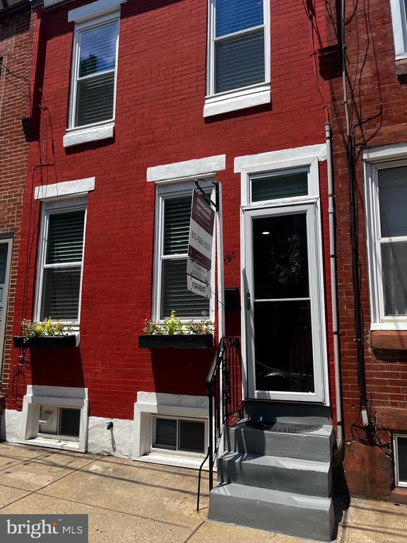 Building Photo - 121 Mercy St