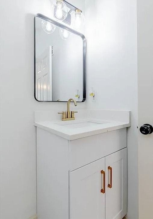 Building Photo - Spacious and Elegant 4 BR 4 BA Home in Olathe!