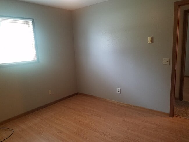 Building Photo - 75 Willow St SE