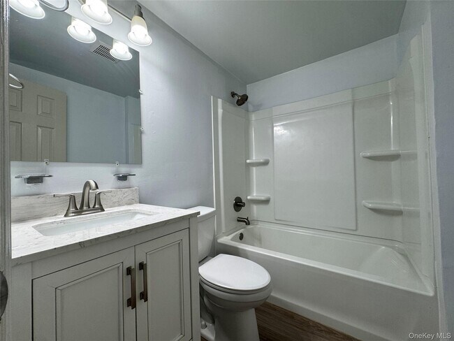 Building Photo - 5 Lexington Hills Rd