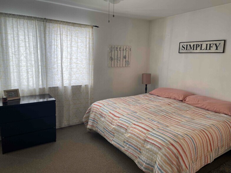 Building Photo - 1412 Graham St