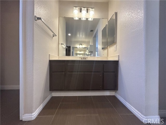 Building Photo - 16391 Misty Hill Dr