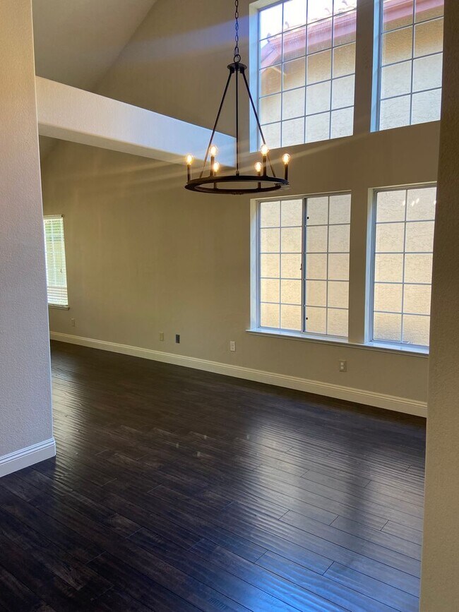 Building Photo - American River Canyon Folsom - 3 Bdrm, 3 Bath in gated community