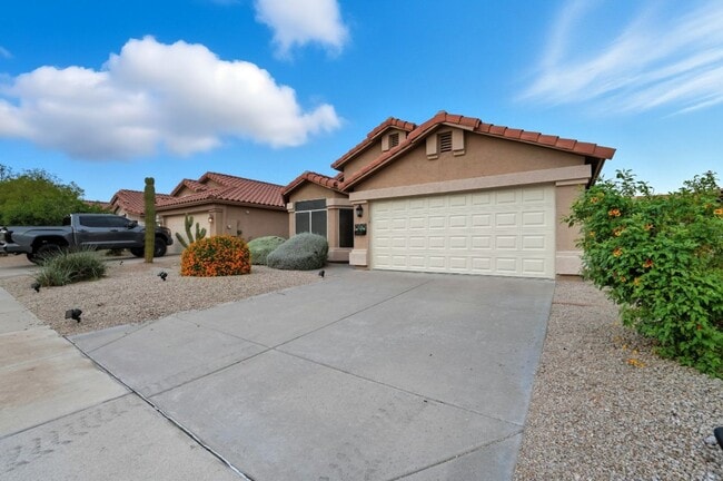 Building Photo - Modern & Spacious 3 Bed 2 Bath Home in Nor...