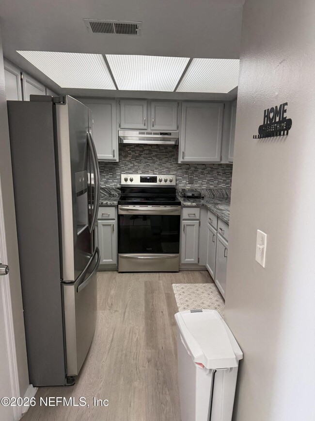 Building Photo - 2360 Bitternut Way